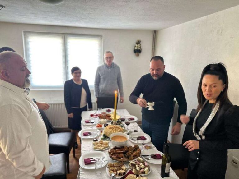 1763739846Purici slave Arandjelovdan4 foto RINA