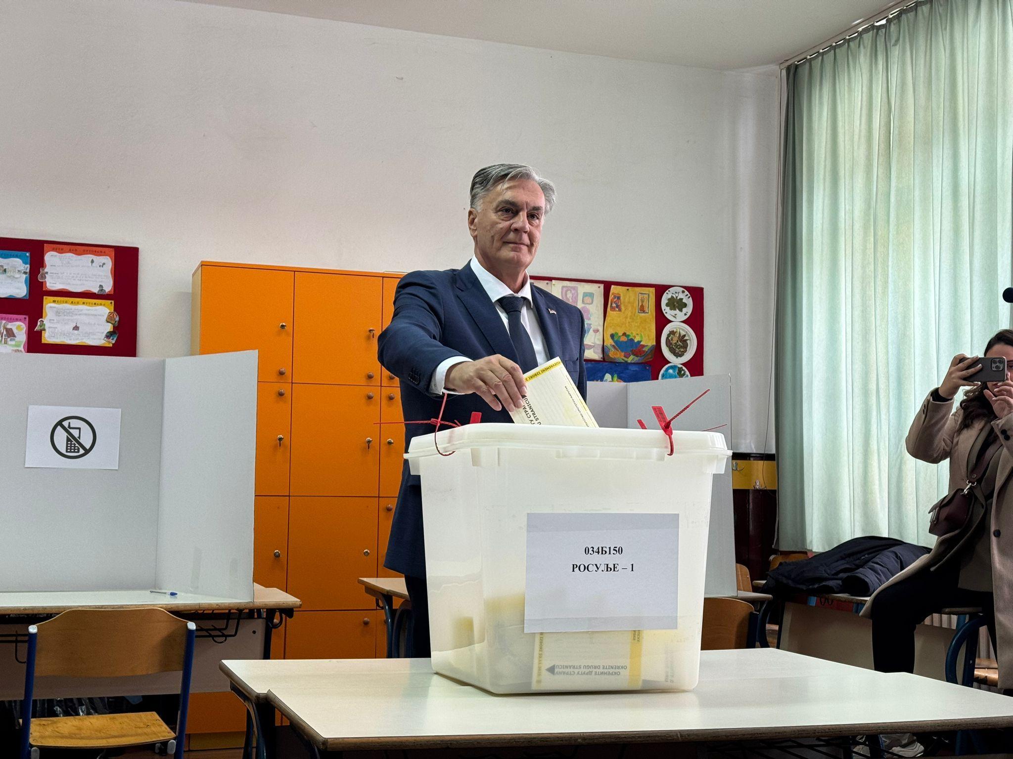 Sini&scaron;a Karan glasa