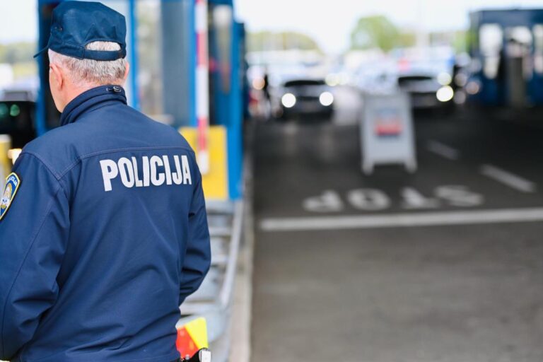 EES granica granicni prelaz pasos otisci prtstiju 7 1 1