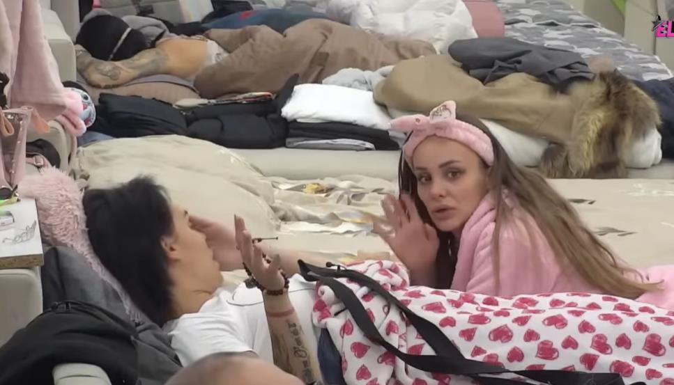 TOTALNO RASKRINKAVANJE ASMINA DURDŽIĆA Mina sklopila sve kockice, više a ne podržava: otkrila detalje njegove prljave igre! Mina Vrbaski i Teodora Delic