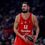 DRVLJE I KAMENJE PO NIKOLI KALINIĆU: Haos posle poraza Crvene zvezde od Valensije! Nikola Kalinic