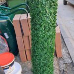 KOMŠIJI IZ VRANJA URUŠILA SE OGRADA: Ali se vrlo brzo snašao i to za male pare, evo kako je rešio stvar (FOTO) OGRADAGVOZDJARA4