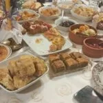 ARANĐELOVDAN UZ POSNU TRPEZU I DOBRO RASPOLOŽENJE! Vera iz Vranja svake godine iznenadi goste - na stolu i Dubai kolač (FOTO) SLAVATRPEZAsad1