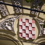 ŠAHOVNICA U SRCU BEOGRADA?! Otkrivamo šta se zapravo krije iza hrvatskog grba na Dorćolu Sahovnica na zgradi Fizickog fakulteta