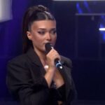 ZBOG OVE PEVAČICE JE DARA BUBAMARA SLOMILA STO! Svi bruje o sceni iz Zvezda Granda, a niko nije primetio ovu lepoticu Slika zaslona 2025 11 15 u 23.05.57