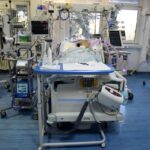 Japan poklonio respiratore Klinici za pedijatriju u Nišu: Značajno za region jugoistočne Srbije, za kliniku, ali pre svega za opstanak prevremeno rođenih beba ecmo aparat sa leve strane i pacijentkinja 1