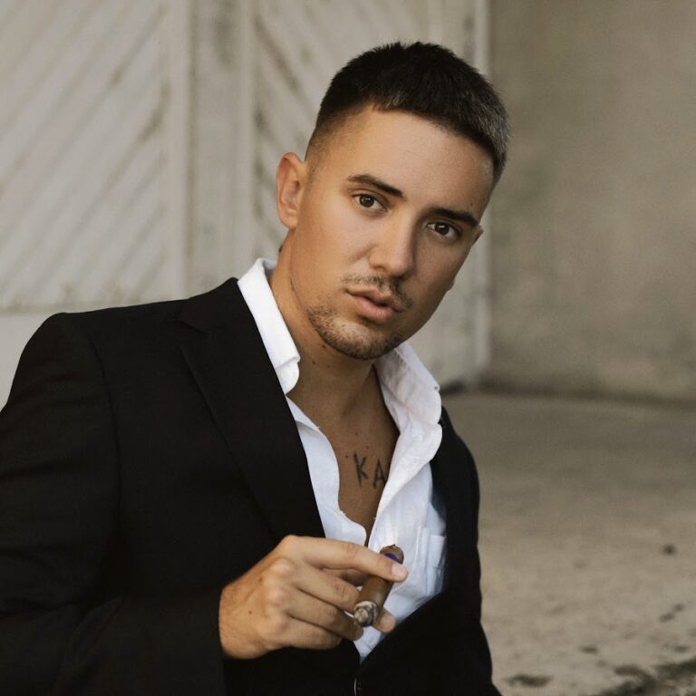 ko je zapravo pevač Ivan Simić i zašto se toliko