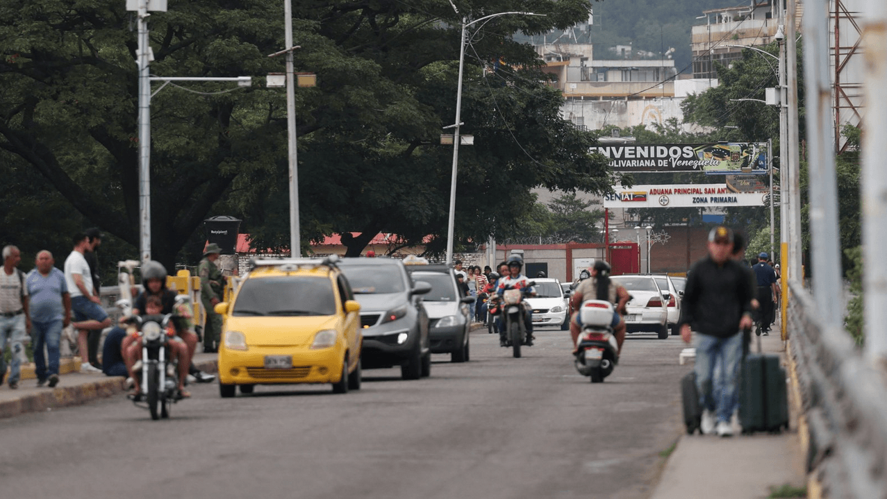 Pe&scaron;ke i kolima ljudi iz Venecuele prelaze u Kolumbiju