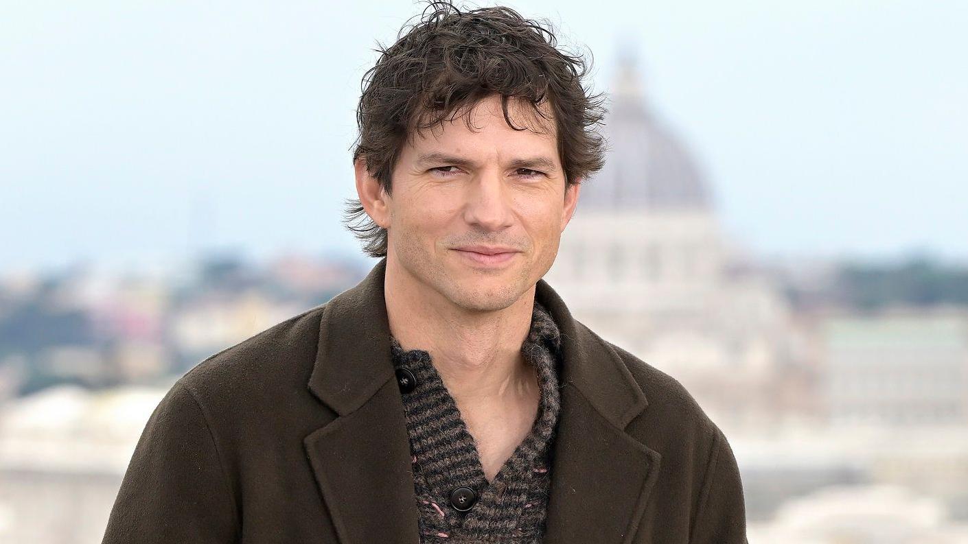 Američki glumac Kristofer E&scaron;ton Kučer tokom organizovanog fotografisanja za medije za FX-ovu triler seriju &bdquo;The Beauty&ldquo; u hotelu Hotel de la Ville, Rim (Italija), 19. januar 2026.