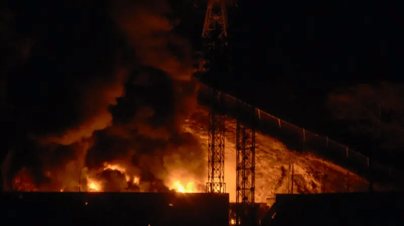 Vatra gori u noći posle napada Amerike na Veneczuelu