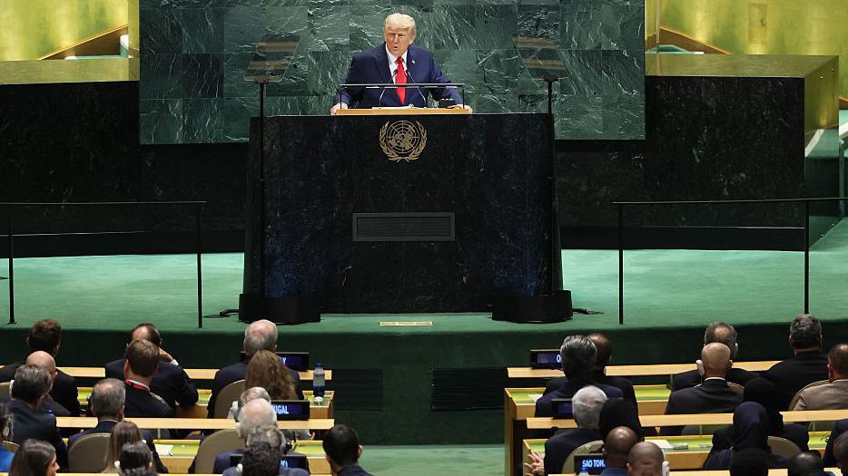 Američki predsednik Donald Tramp za govornicom Ujedinjenih nacija