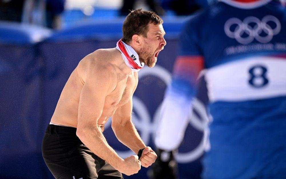 Benjamin Karl iz Austrije slavi osvajanje zlata u finalu paralelnog veleslaloma u mu&scaron;koj konkurenciji protiv Sangkjuma Kima iz Južne Koreje, bord, zimske olimpijske igre u Italiji