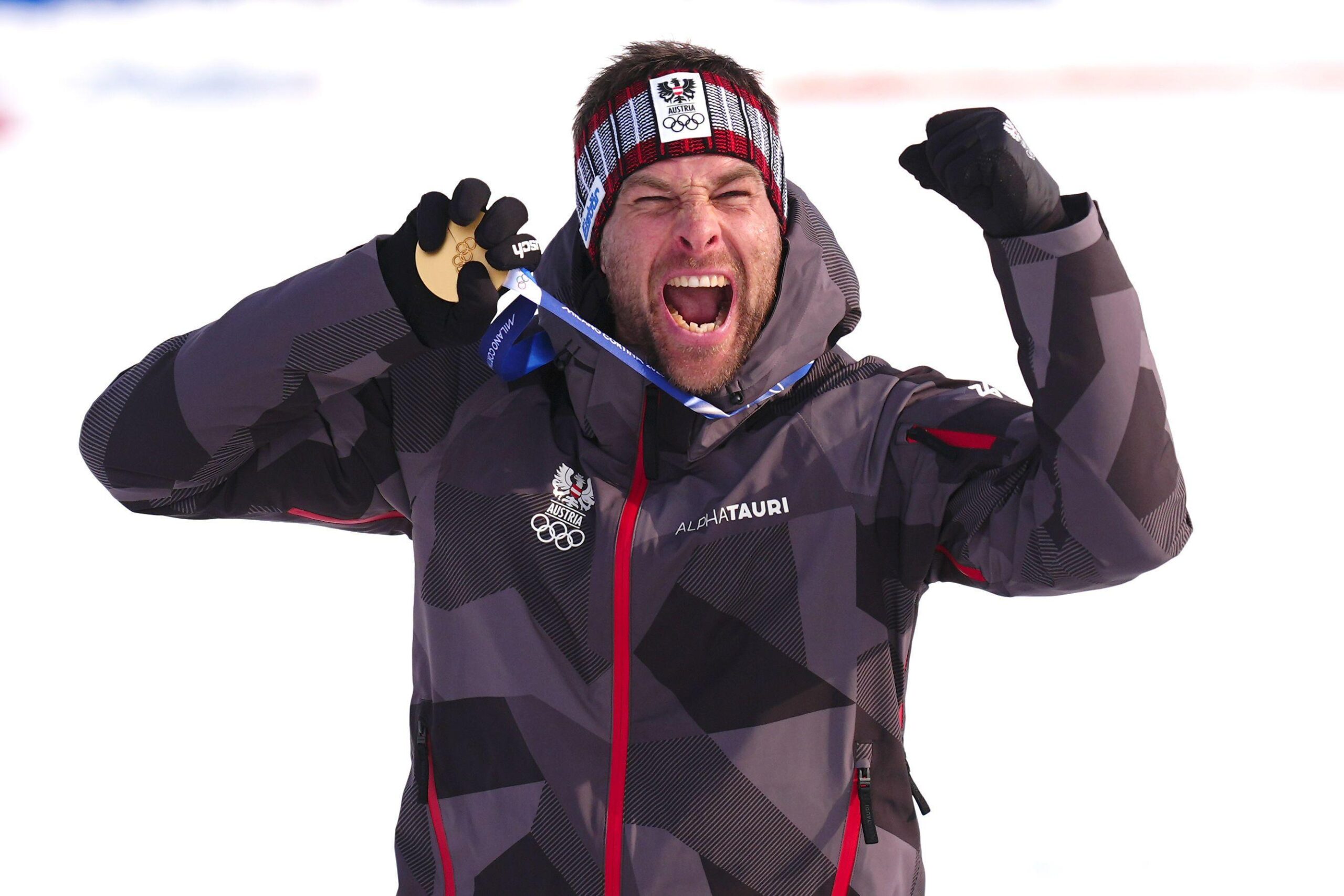 Benjamin Karl iz Austrije slavi osvajanje zlata u finalu paralelnog veleslaloma u mu&scaron;koj konkurenciji protiv Sangkjuma Kima iz Južne Koreje, bord, zimske olimpijske igre u Italiji