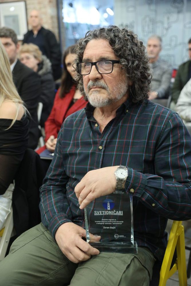 Nagrada "Svetioničari" za borbu protiv korupcije dodeljena Zoranu Đajiću, Radmilu Markoviću, KRIK-u i BUM- u: Specijalno priznanje studentima i Anketnoj komisiji 3