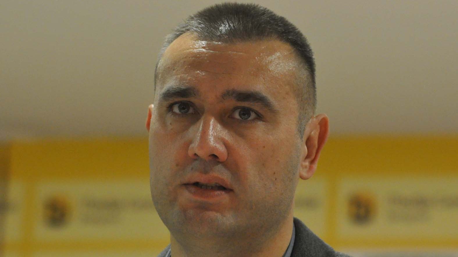 Ko će kome okrenuti leđa: SVM SNS-u ili SNS SVM-u? 2