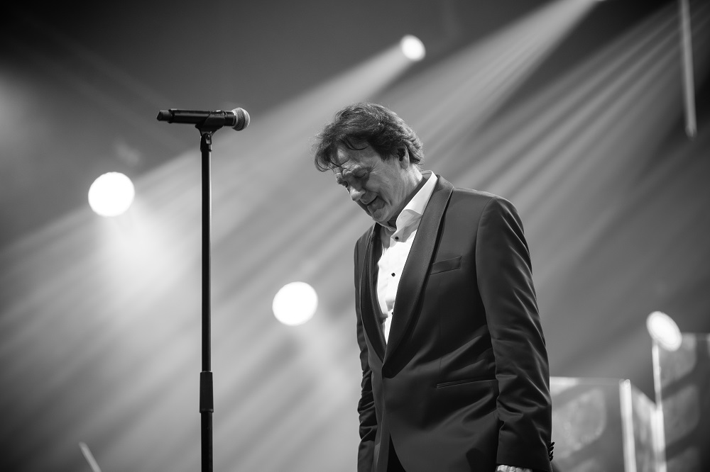 O nastupima legendarnog Zdravka Čolića u njegovom rodnom gradu u čuvenoj Zetri: April u Sarajevu i koncert katarze 3