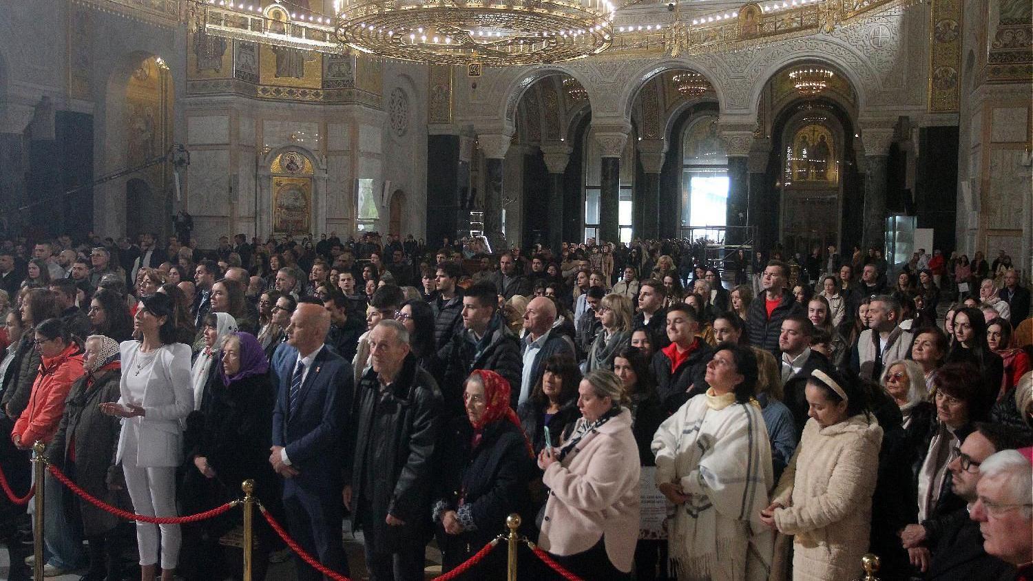 Desetine ljudi na uskr&scaron;njoj liturgiji u Hramu Svetog Save u glavnom gradu Srbije Beogradu