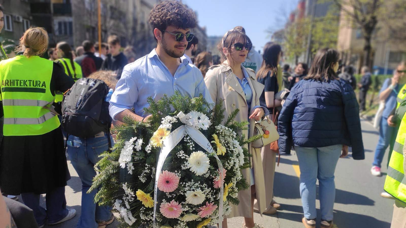 Studenti i Rektor Đokić položili venac na grob Žarka Marinovića, povodom Dana studenata (FOTO, VIDEO) 3